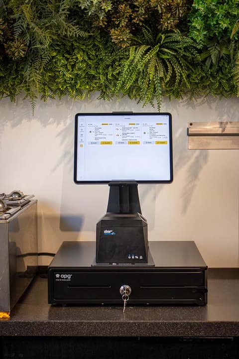Onesix Kassa met printer en kassalade bij Poké Perfect