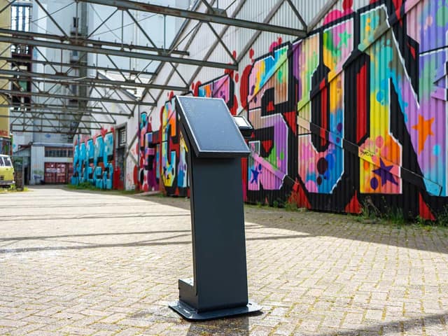 Onesix Kiosk Pro Outdoor zelfbestelzuil vooraanzicht